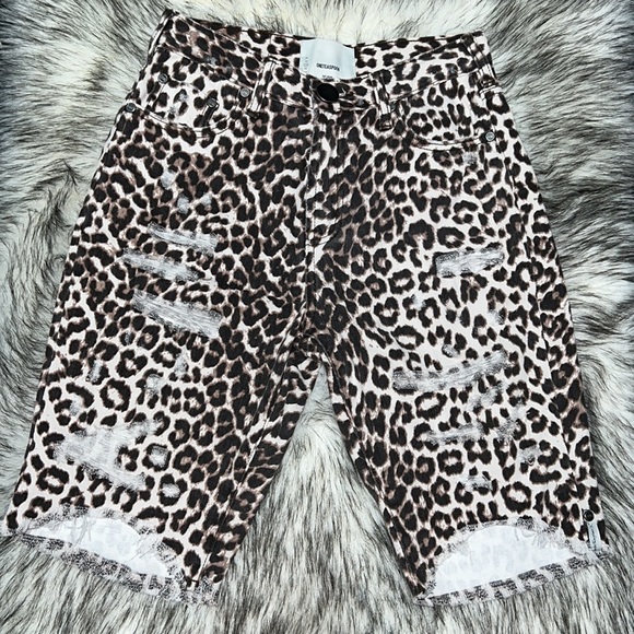 One Teaspoon Animal Print Trucker Cut Off Shorts 24 Fit like 26 - Picture 4 of 11